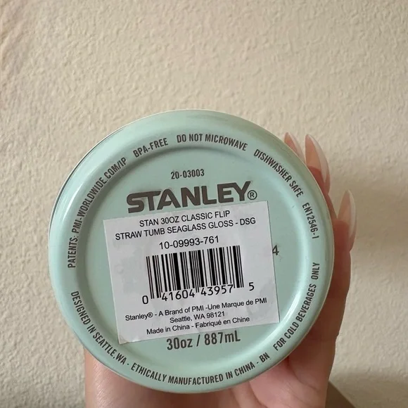 NWT Stanley 30oz Winter Wonderland Collection Seaglass Gloss Flip Straw - Picture 3 of 5